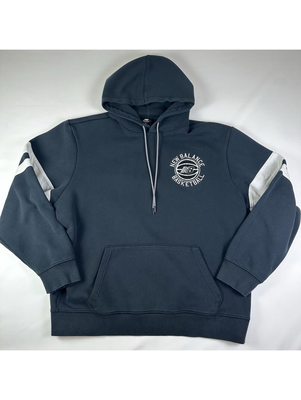 New Balance Basketball Hoodie Men’s Size XL Chenille Logo Pullover Navy